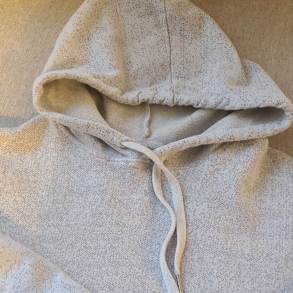 Boys pullover sweatshirt Size M